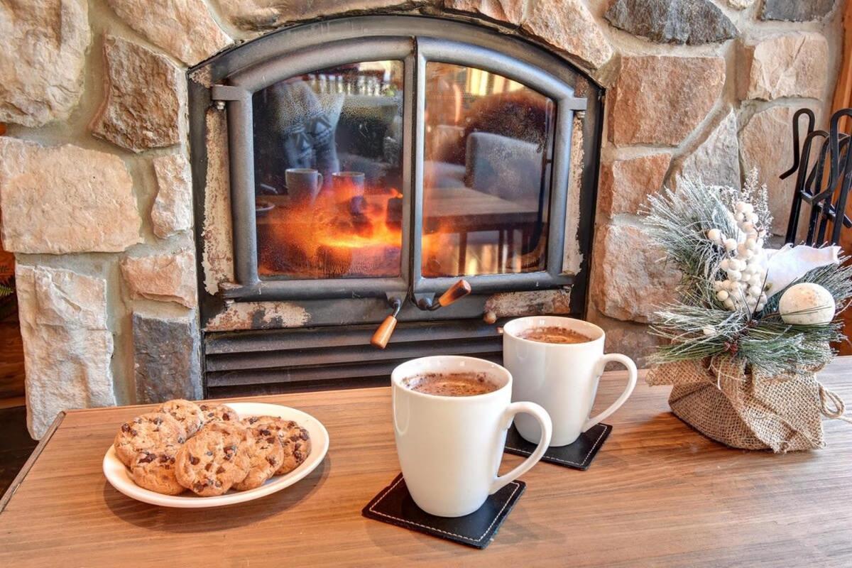 Chic Familiale, Relaxant Avec Spa En Montagnes Labelle Esterno foto